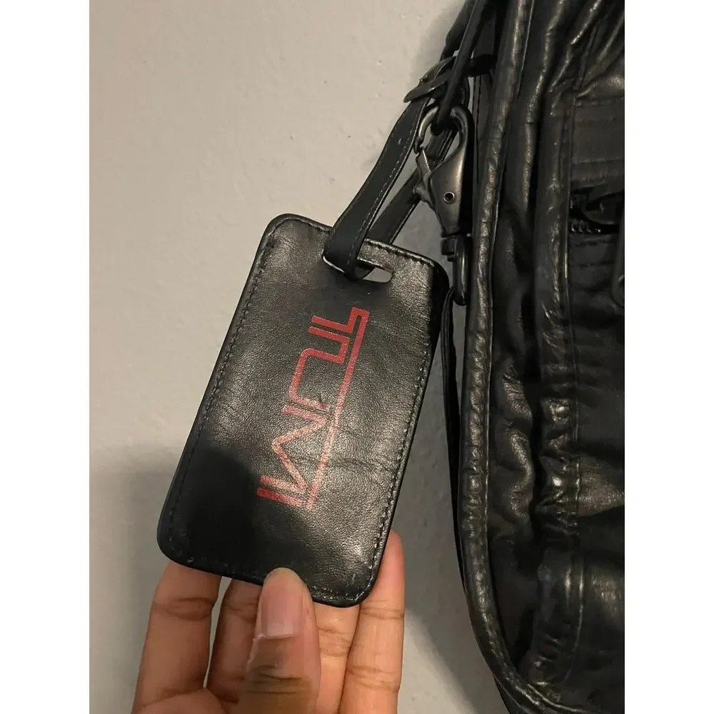 Tumi Black 21